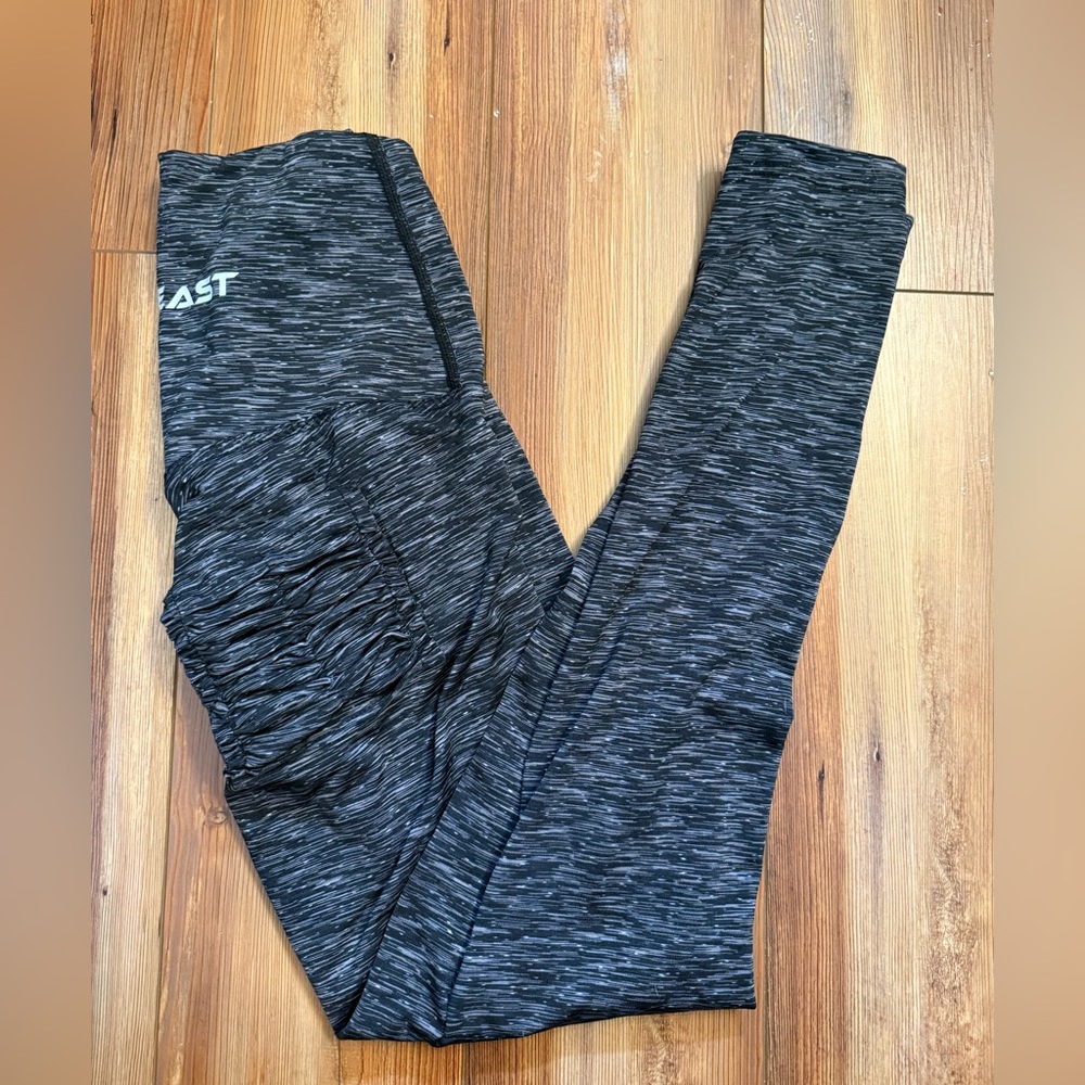 MiniBeast booty scrunch leggings